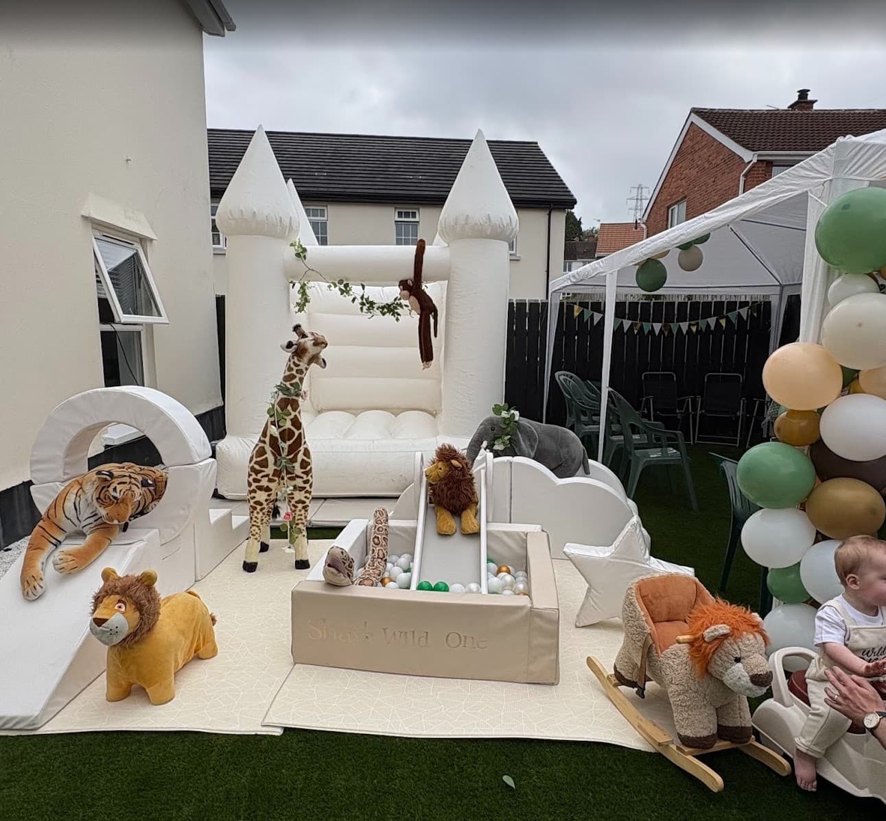 Safari Soft Play & White Bouncy Castle